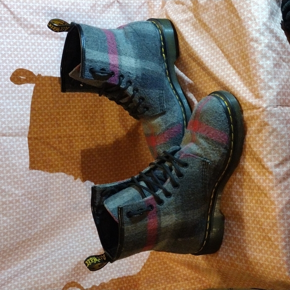 COPY - Dr. Martens Wool Boots - Picture 2 of 10